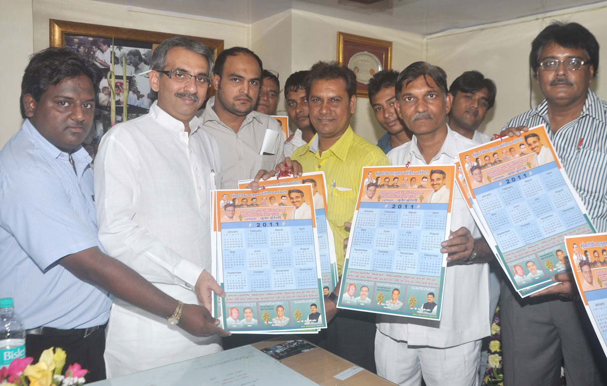 M.L.A AMIN PATEL BIRTHDAY CELEBRATION AT NAGPADA OFFICE.