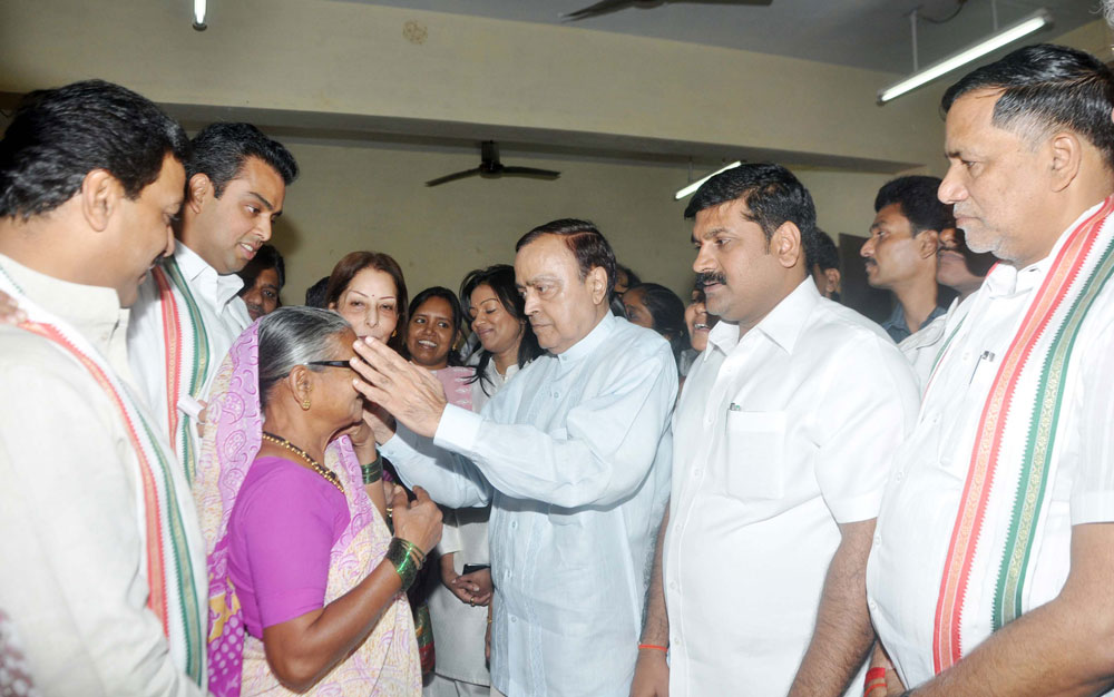 FREE MEDICAL EYE CAMP ORGANISED BY M.P.MILIND DEORA & KARMA AT SOUTH MUMBAI WORLI.