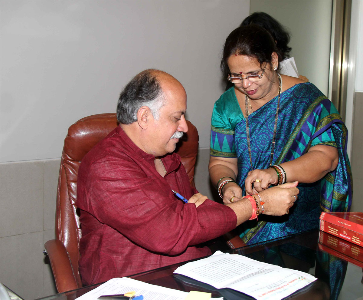 M.P.& EX UNION MINISTER GURUDAS KAMAT ON OCCASION RAKHI PORNIMA AT ANDHERI.