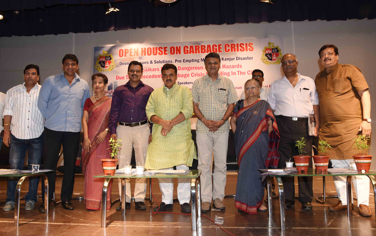 Mumbai Congress President Sanjay Nirupam Organised Open House Seminar on Garbage Crisis at RKB International School Govandi.