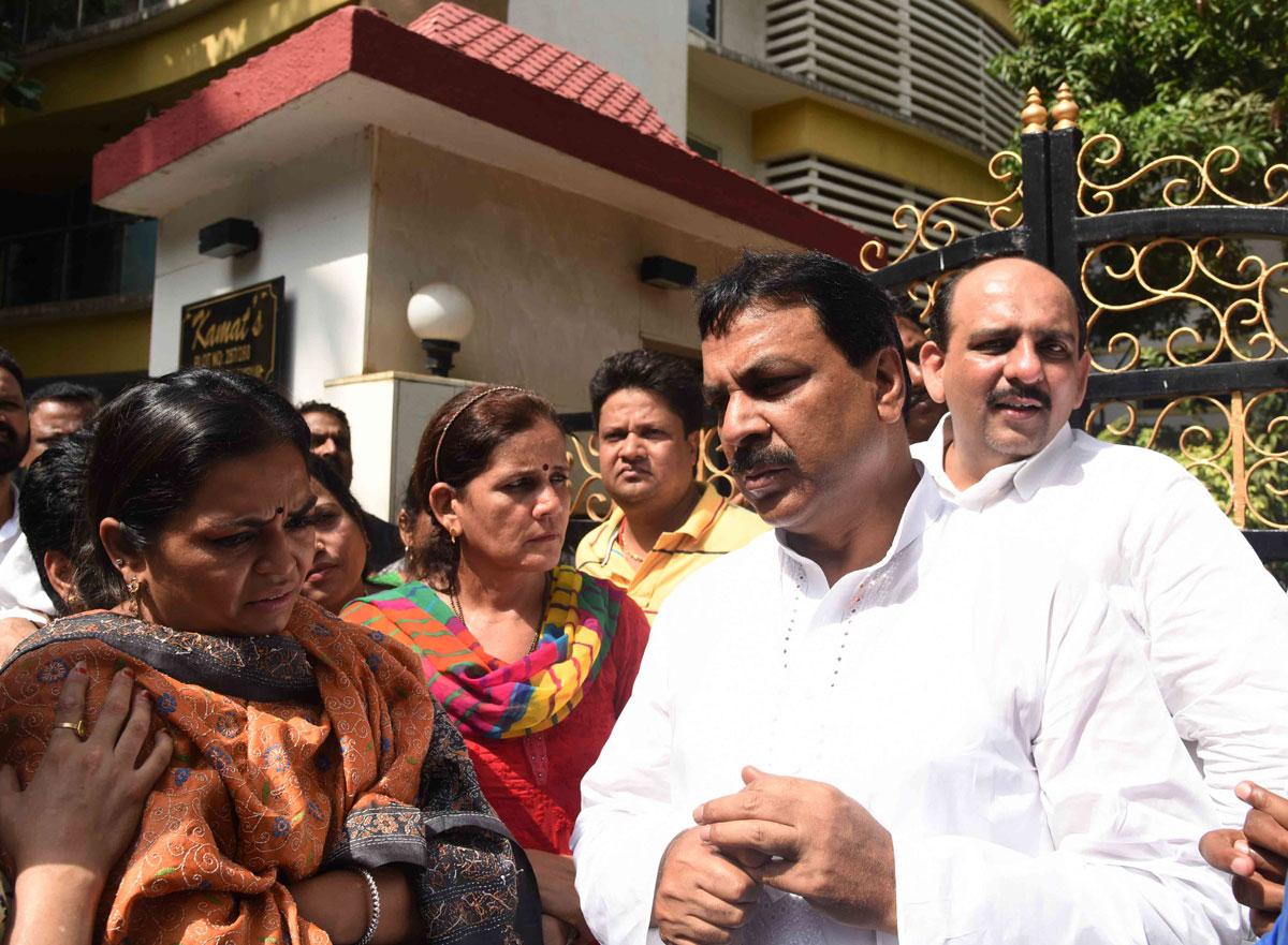 Congress Party Leaders & Party Workers gathered outside Gurudas Kamat Bunglow Gaurinandan at Chembur.