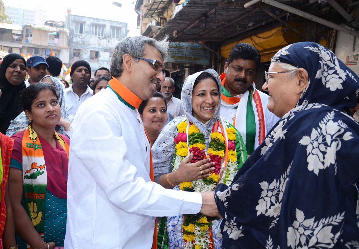 MLA AMIN PATEL IN RALLY OF CONGRESS-NCP & PRP  CANDIDATE SAHANA KHAN AT KAMATHIPURA WARD NO.209 .