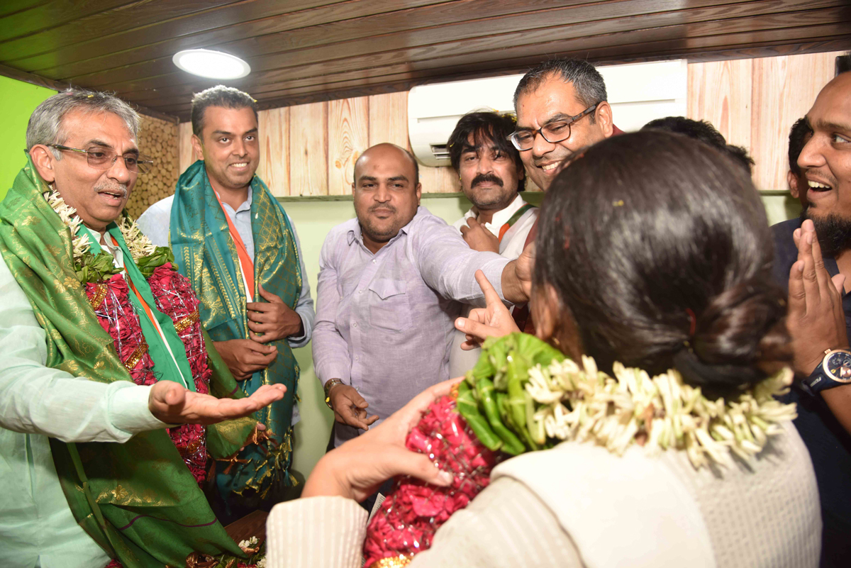 Mumbai South LS Congress-NCP Candidate Milind Deora during his Election Campaign Rally at Kamathipura.