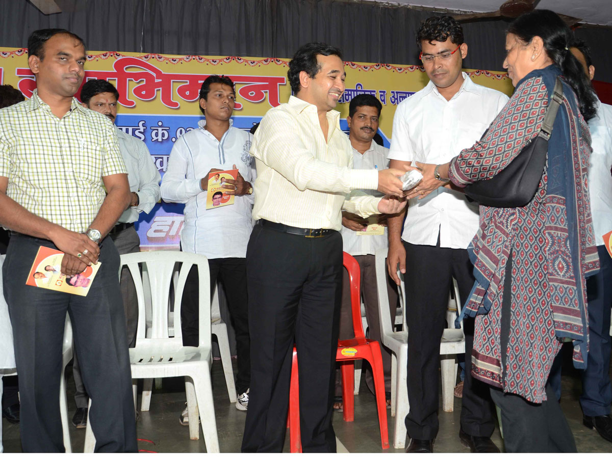 SWABHIMAAN SANGHATANA PRESIDENT NITESH RANE AT SANTACRUZ .