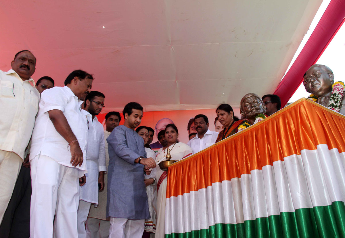 JOB FAIR BY MLA KALIDAS KOLMBKAR ON OCCASION MINISTER NARAYANRAO RANE & SWABHIMAAN SANGHATANA PRESIDENT NITESH RANE  AT DADAR.