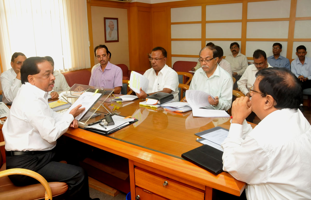 MINISTER NARAYANRAO RANE MEETING AT MANTRALAYA.
