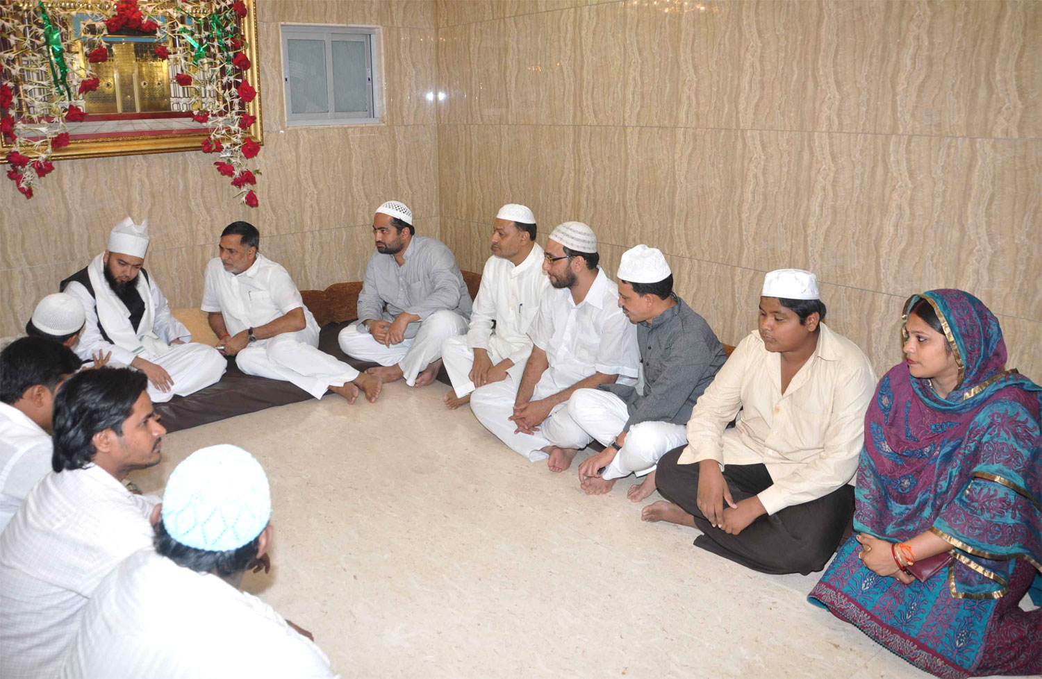 SHAHIDAYE RAHE MADINA HAJRAT ANWAR ASHRAF URF MUSHNNA MIYA 8th URSHA ON OCCASION MRCC PRESIDENT KRIPASHANKAR SINGH AT M.S.ALI ROAD DOTANKI.