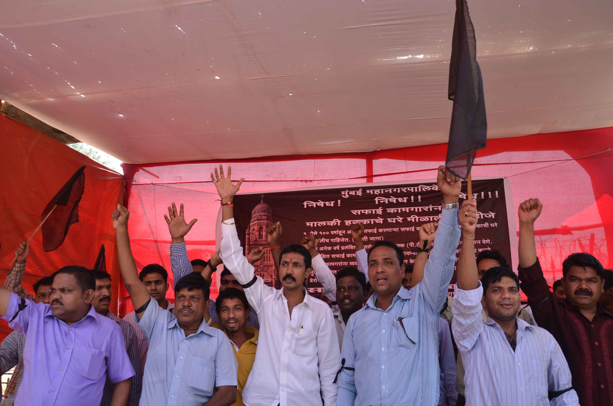 MANOJ SOLANKI SAFAI KARMACHARI SEVASANGH PRESIDENT TO GO ON HUNGER STRIKE AT AZAD MAIDAN.