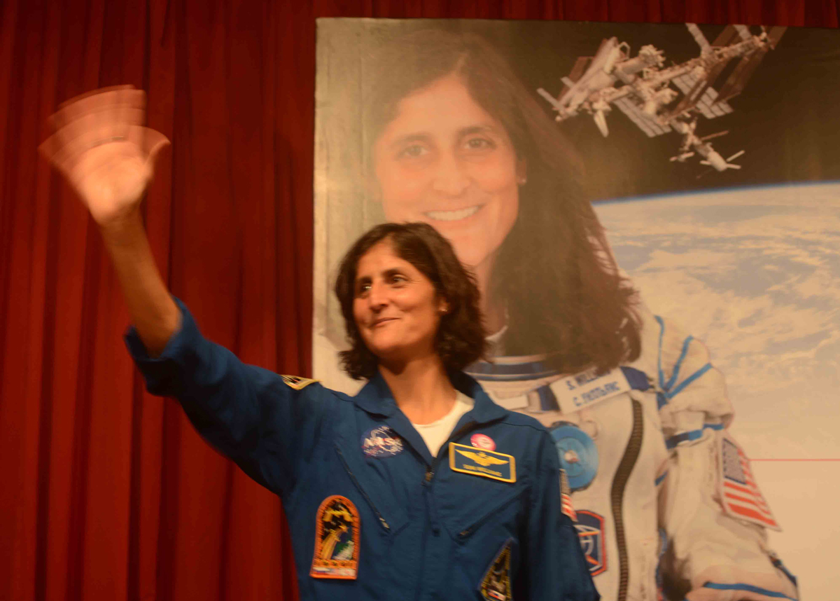 SPACE GIRL ASTRONAUT SUNITA WILLIAMS AT NEHRU SCIENCE CENTRE MUMBAI.