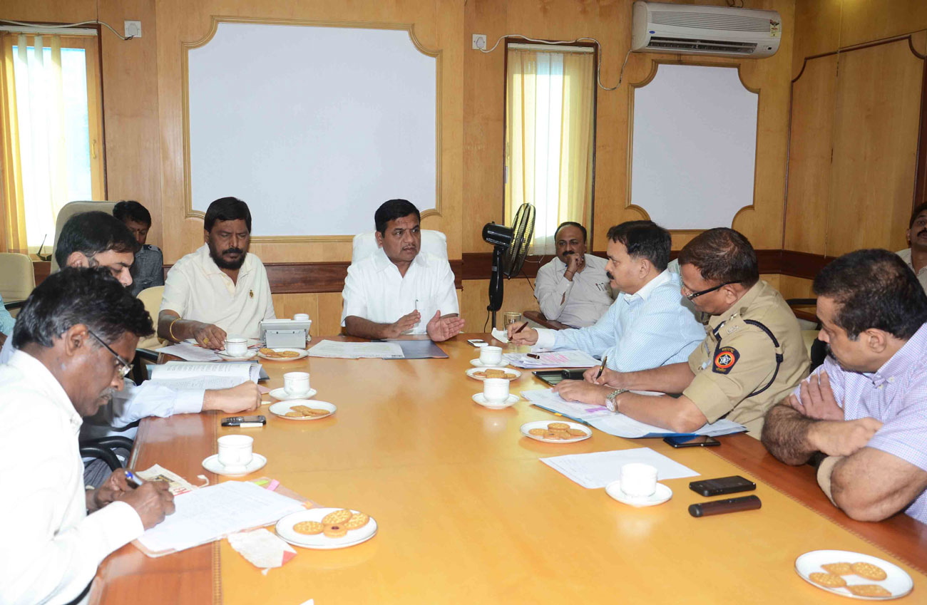 RPI PRESIDENT & EX MP.RAMDAS ATHAWALE MEETS HOME MINISTER R.R.PATIL AT MANTRALAYA.