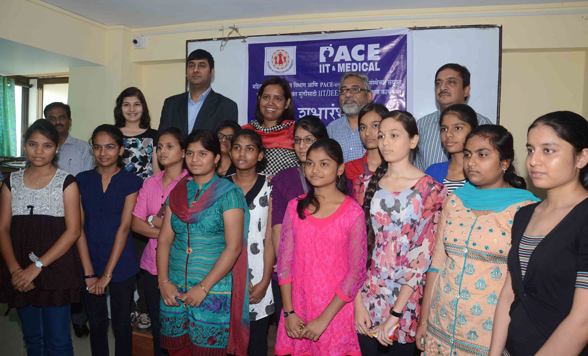 Minister Varshatai Gaikwad Maharashtra Govt.Launching New Scheme For Girls at Pace Junior College Dadar.