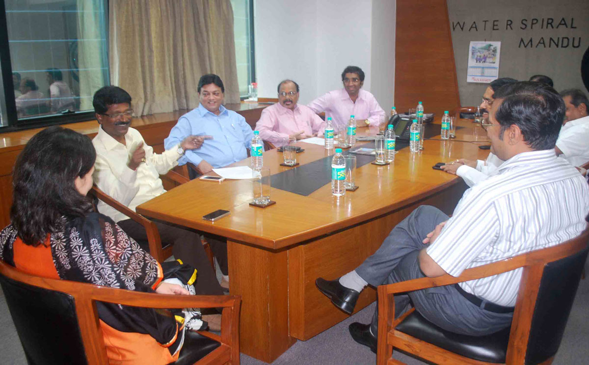South Mumbai Shivsena MP Arvind Sawant With Delegation at Workhardt Hospital BKC.