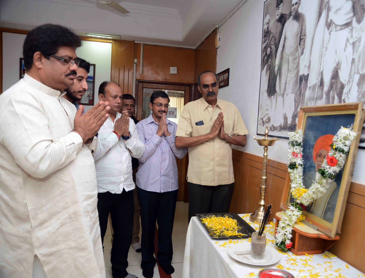 Tribute to Social Reformer Late.Mahatma Joytirao Phule on his Death Anniversary by Maharashtra Congress Committee at Dadar Tilak Bhavan in Mumbai.