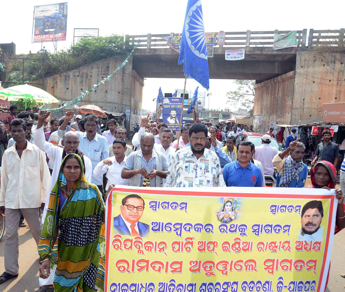 RPI{A} Celebrating Bharatratna Dr.Babasaheb Ambedkar125th Birth Anniversary Year by "Jati Todo-Samaj Jodo" Samata Abhiyan "Samata Rath" in Chief Presence MP & RPI President Ramdas Athawale Bharat Bjhim Yatra at Bhuneshwar Odissa.
