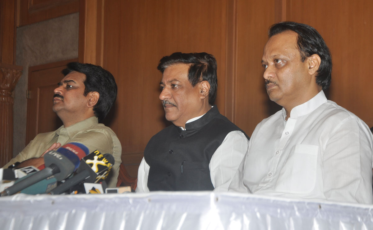 PRESS CONFERENCE CHIEF MINISTER PRITHVIRAJ CHAVAN & DY.CHIEF MINISTER AJIT DADA PAWAR AT SAYHADRI GUEST HOUSE.