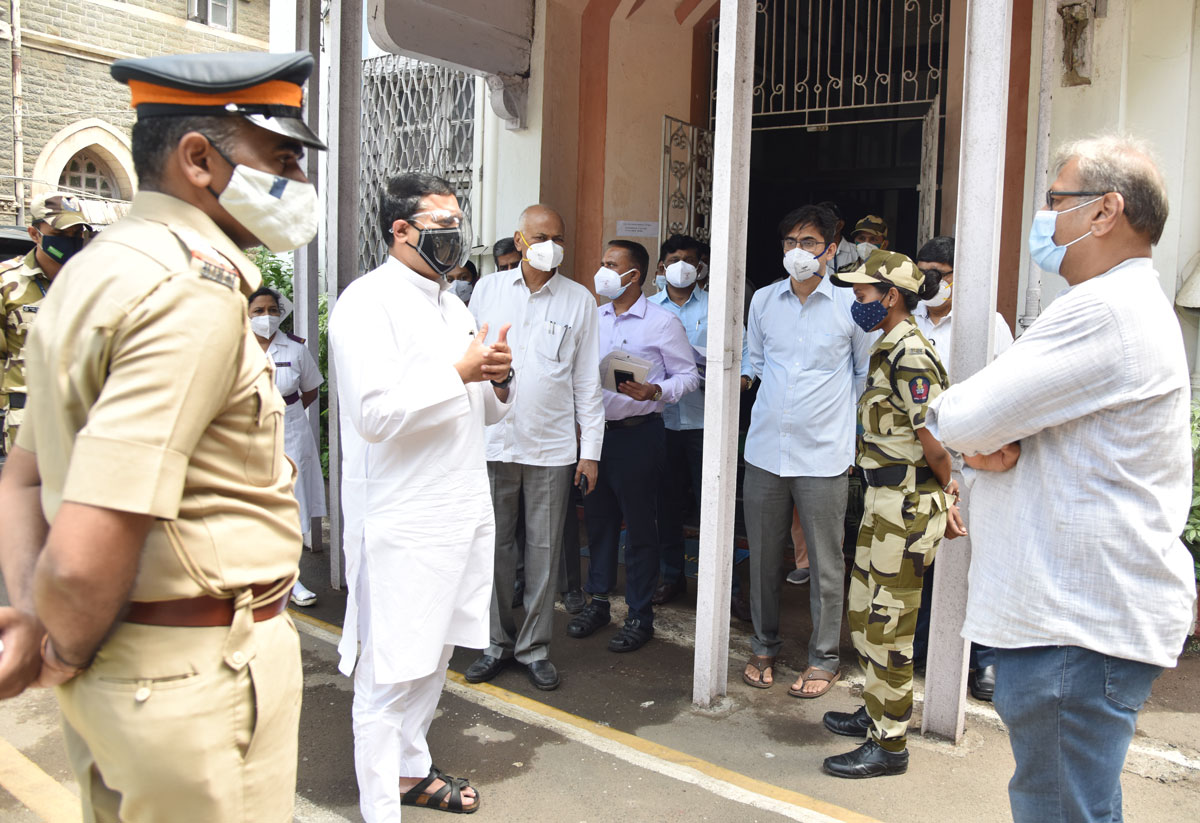 Minister Amit Deshmukh Visit Cama Hospital.