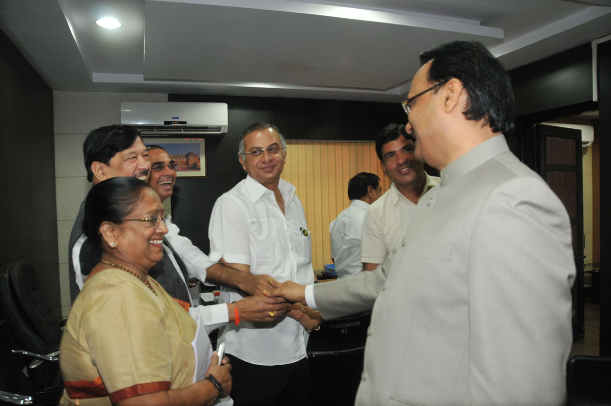 LEADERS AT NAGPUR VIDHAN BHAVAN ON 1ST DAY OF WINTER SESSION.