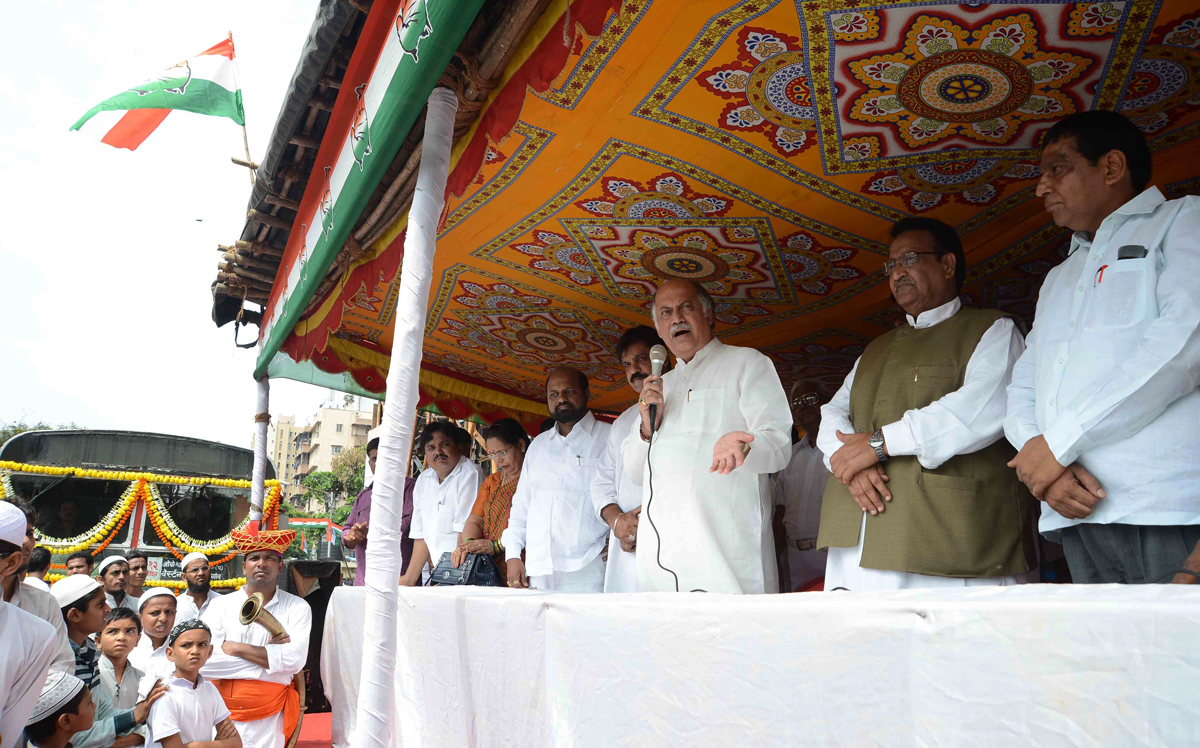 AICC GEN.SEC.& MP.GURUDAS KAMAT TO INAUGURATE B.E.S.T BUS 713 SERVICE AT JOGESHWARI STATION WEST.