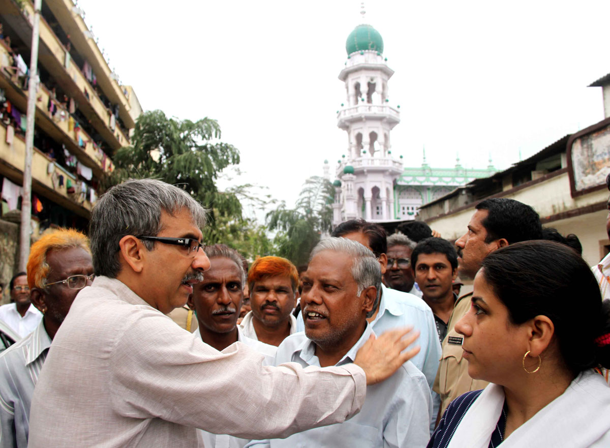 MLA AMIN PATEL IN MUMBADEVI ASSEMBLY.