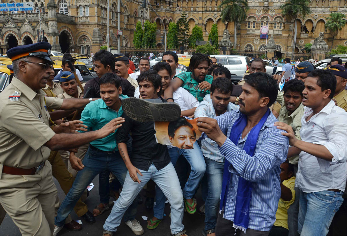 RPI WORKER'S PROTEST AT CST.