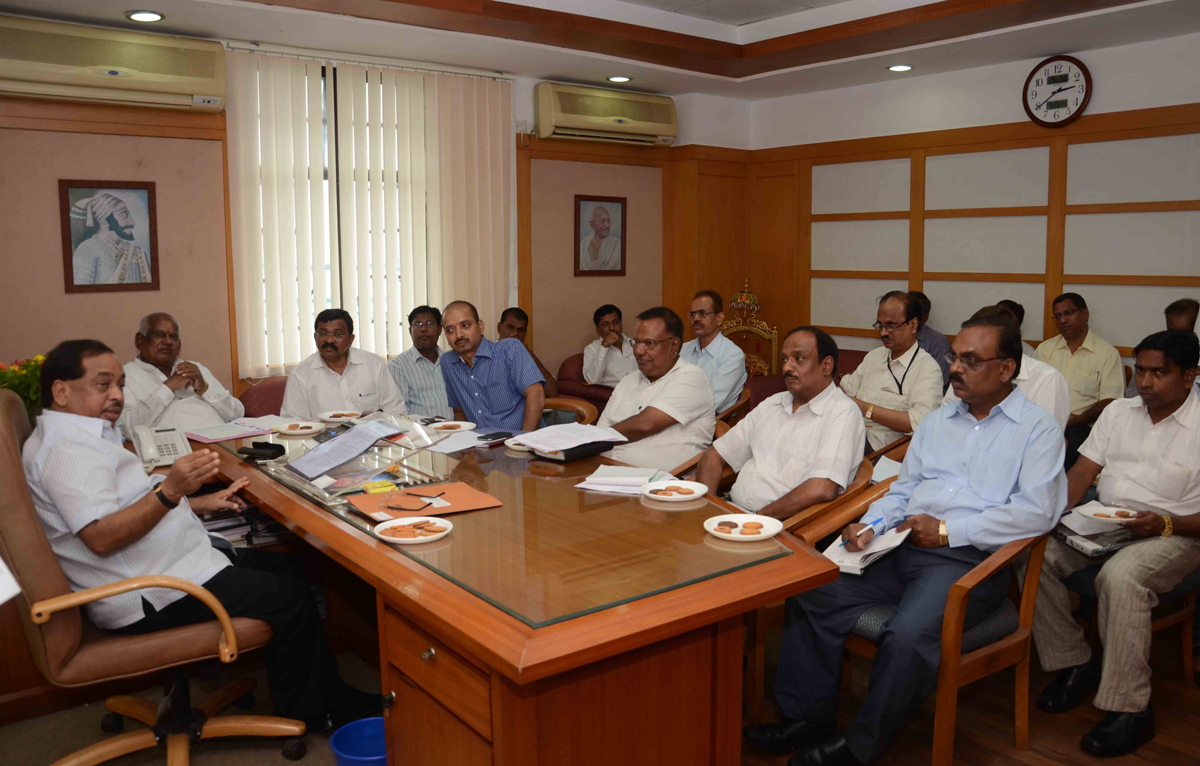 MINISTER NARAYAN RANE & MINISTER MADHUKAR CHAVAN MEETING AT MANTARALAYA.