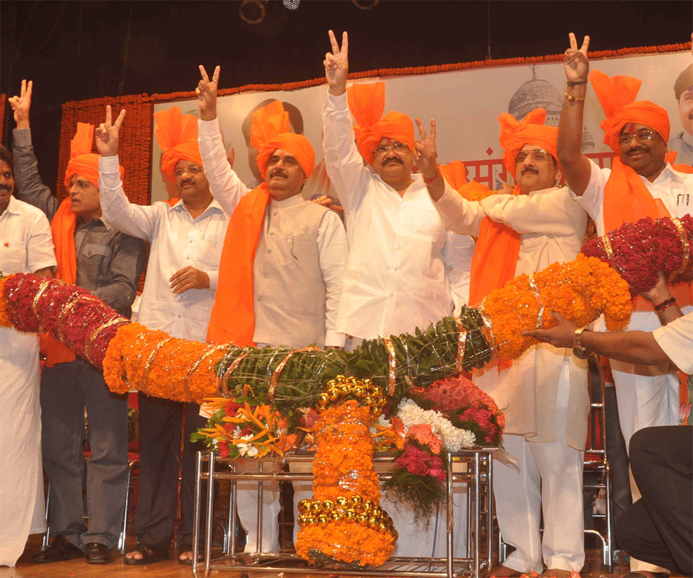 MUMBAI BJP LEADERS AT SHANMUKHANAND HALL.