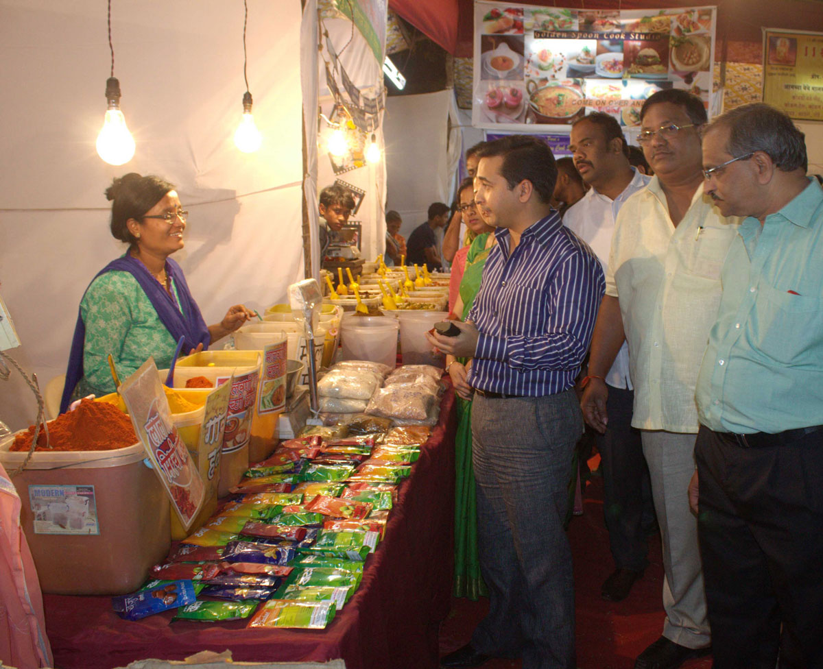 MLA Nitesh Narayanrao Rane at BEST Nagar Goregaon to Inaugurate Malvani Jatra Festival.