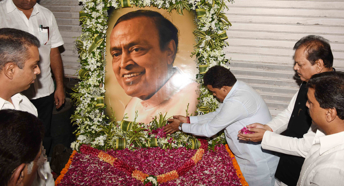 Mumbai Congress Homage to Congress Leader & Ex.Union Minister Late.Murli Deora on his Death Anniversary at Rajiv Gandhi Bhavan.