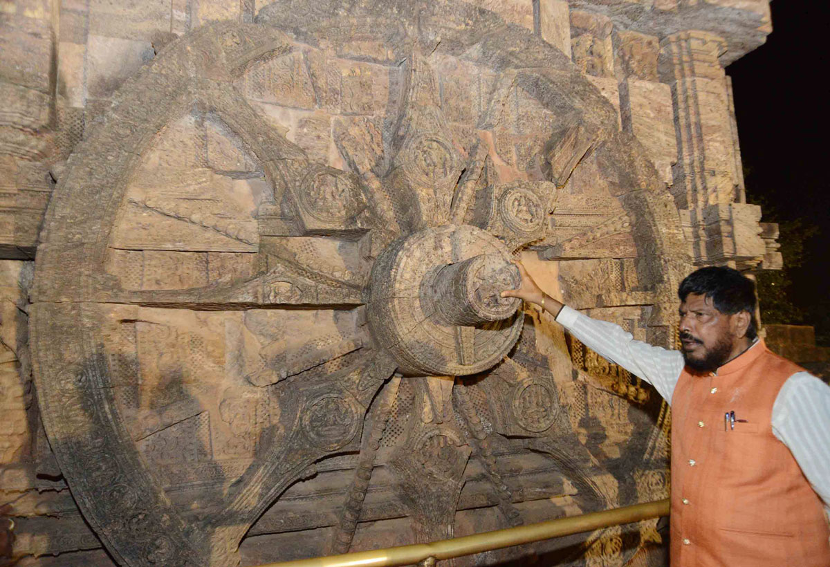 RPI{A} Celebrating Bharatratna Dr.Babasaheb Ambedkar125th Birth Anniversary Year by "Jati Todo-Samaj Jodo" Samata Abhiyan "Samata Rath" in Chief Presence MP & RPI President Ramdas Athawale Bharat Bjhim Yatra at Bhuneshwar Odissa.