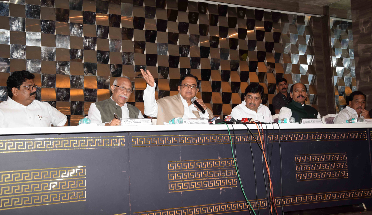 Congress Senior Leader & Ex.Union Minister P.Chidabaram Press Conference at Hotel Center Point Ramdaspeth Nagpur.