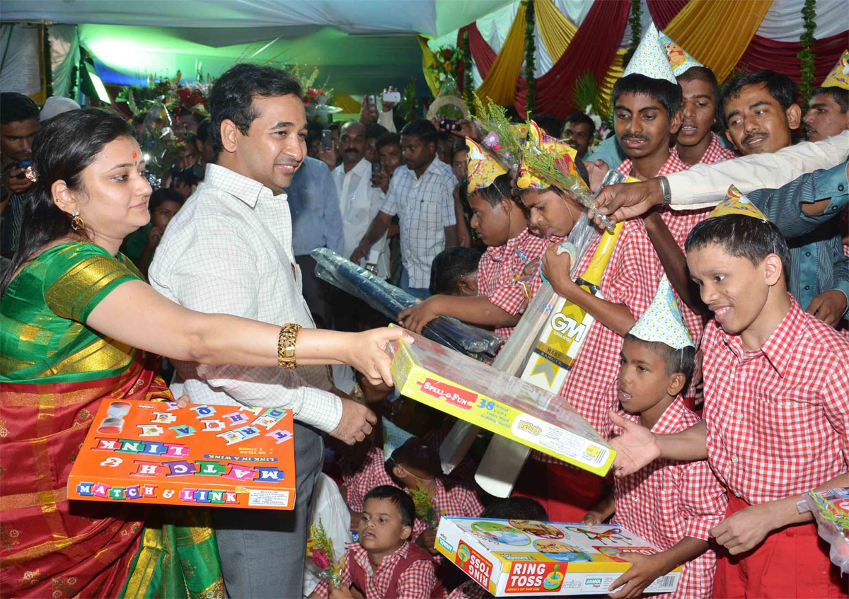 BIRTHDAY CELEBRATION OF SWABHIMAN SANGHATANA PRESIDENT & CONGRESS YUVA LEADER NITESH NARAYANRAO RANE IN MUMBAI.