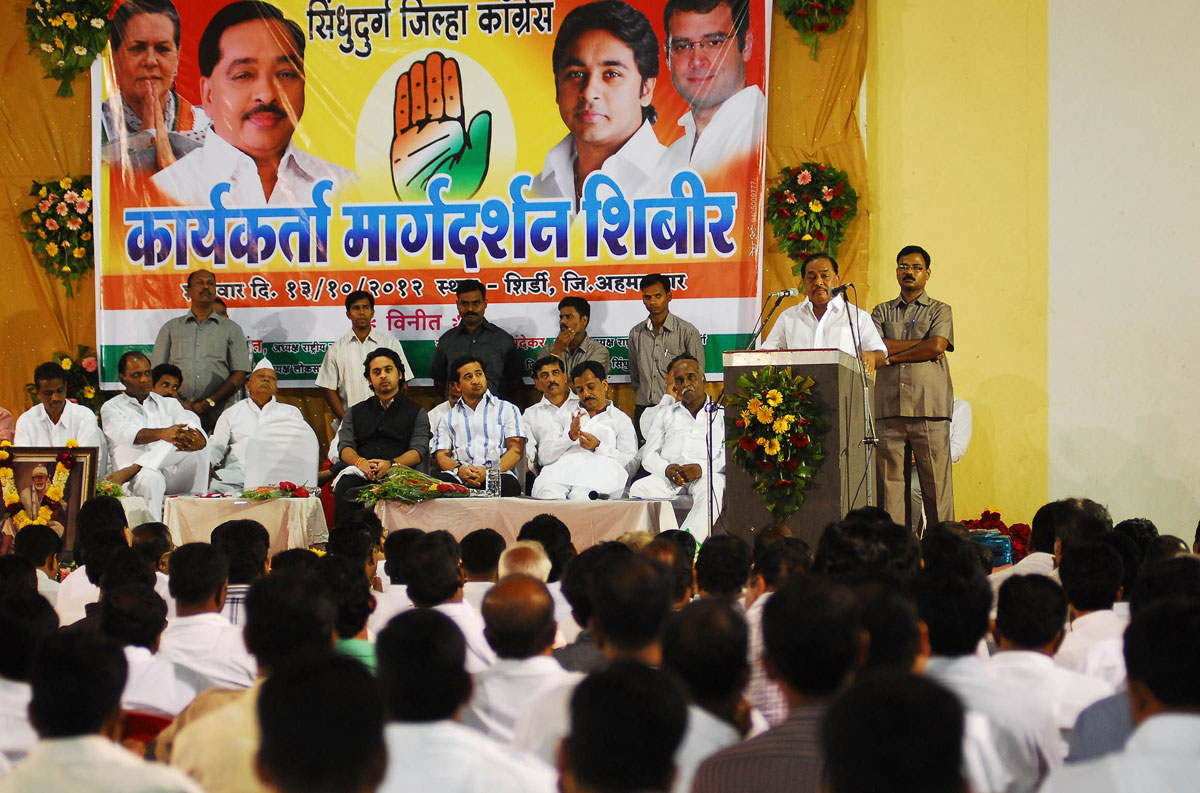 MINISTER NARAYANRAO RANE,M.P.NILESH RANE,YOUTH CONGRES LEADER NITESH RANE AT SHIRDI.