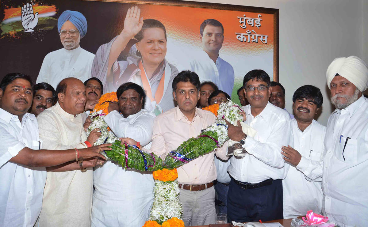 UNION MINISTER OF STATE (INDEPENDENT CHARGE) MANISH TEWARI VISIT AT MUMBAI CONGRESS RAJIV GANDHI BHAVAN AZAD MAIDAN.