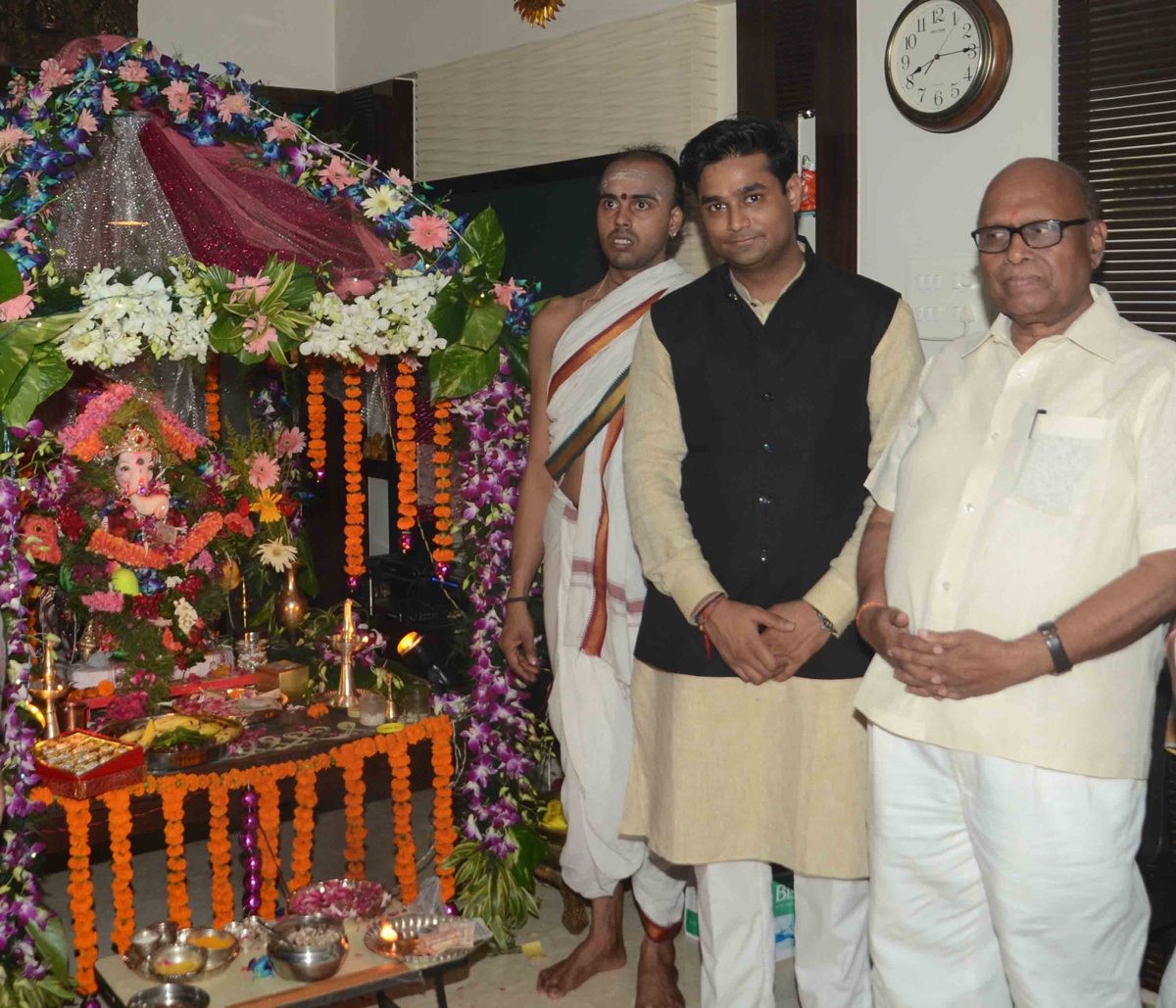 GANPATI POOJA MUMBAI YOUTH CONGRESS GANESH YADAV ON  OCCASION MP. EKNATH GAIKWAD. AT MATUNGA.