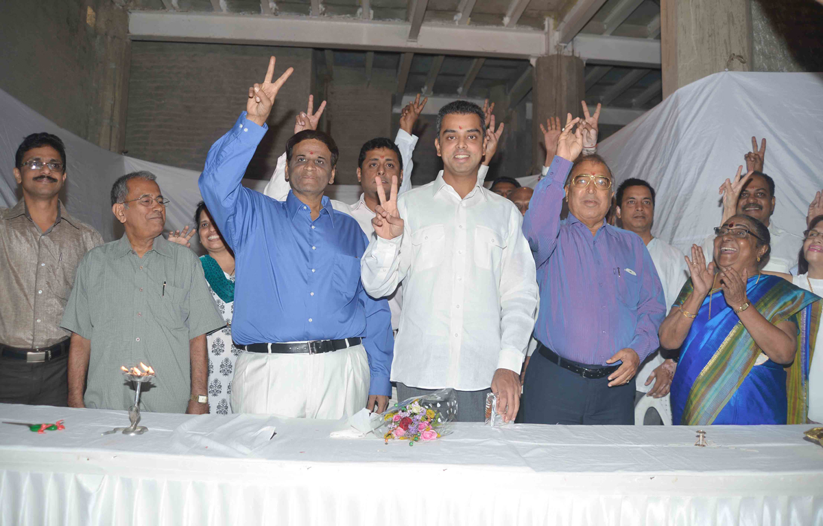 MINISTER OF STATE FOR COMMUNICATIONS, IT & SHIPPING (MP),MILIND DEORA AT MINT ROAD CST MUMBAI.