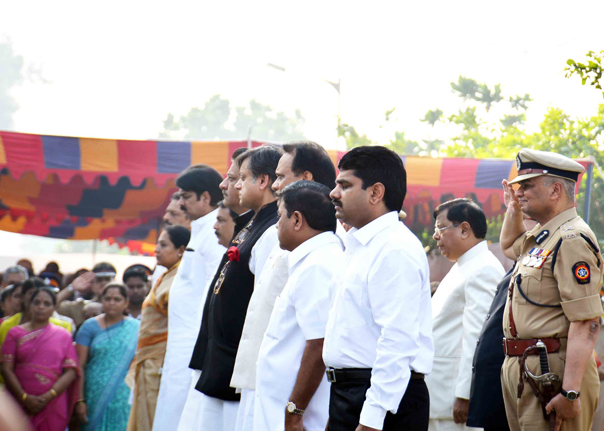SALUTE TO THE VICTIMS OF 26/11/2008 MUMBAI TERROR ATTACK BY MUMBAIKAR'S & MAHARASHTRA GOVERMENT.