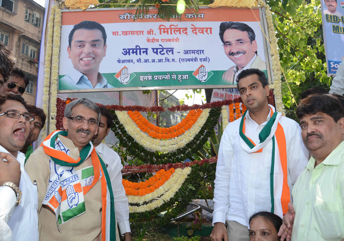 UNION MINISTER OF STATE MILIND DEORA & MLA AMIN PATEL AT MUMBADEVI ASSEMBLY.