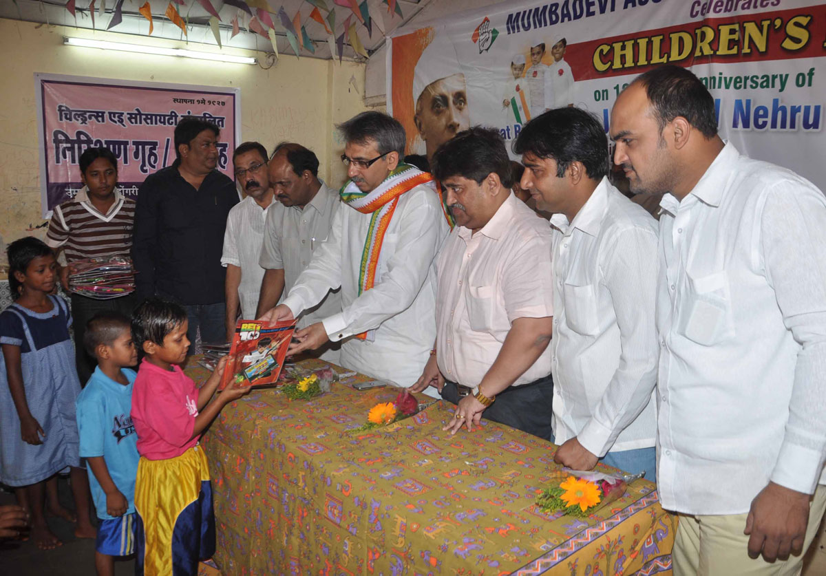 MLA AMIN PATEL AT DONGRI CHILDREN'S HOME.