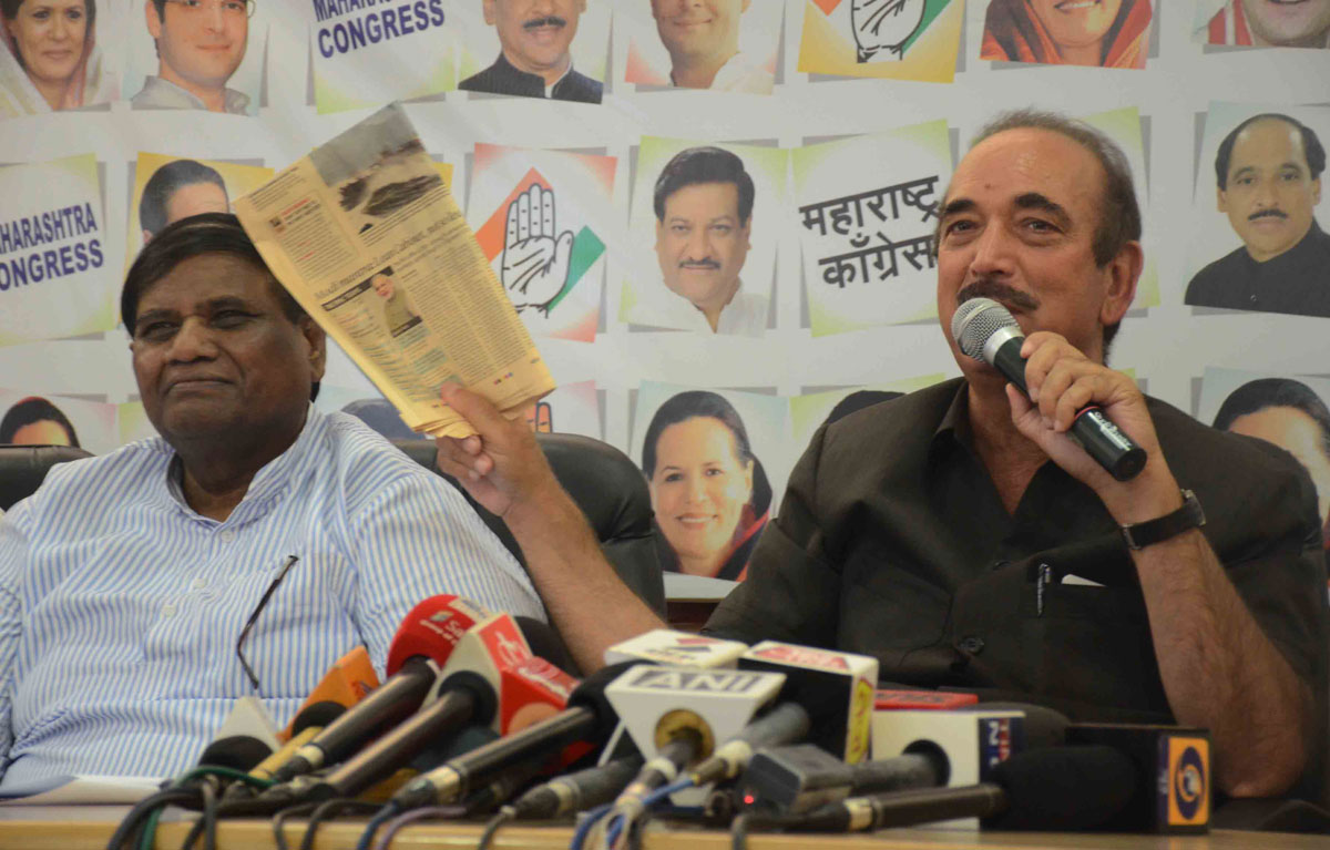 Press Conference of Congress Leader Gulam Nabi Azad at Gandhi Bhavan.