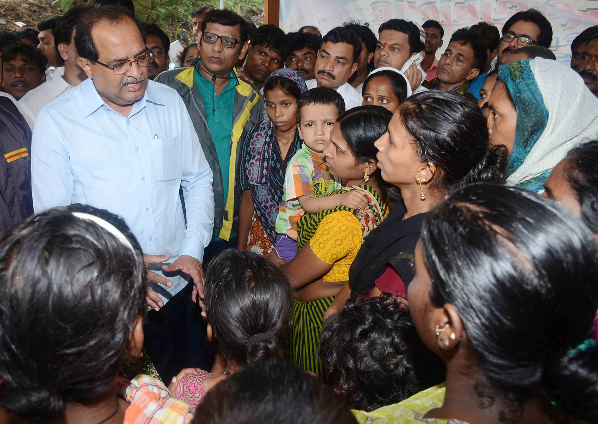 Opposition Party Leader Radhakrishna Vikhe Patil visit Malvani.