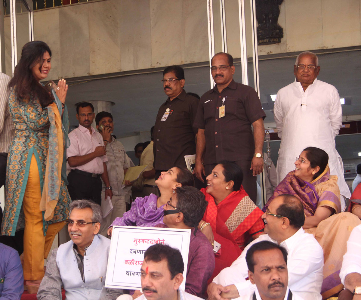 #Budget Session: Ruling Party & Opposition Party Leaders at Vidhan Bhavan Mumbai.