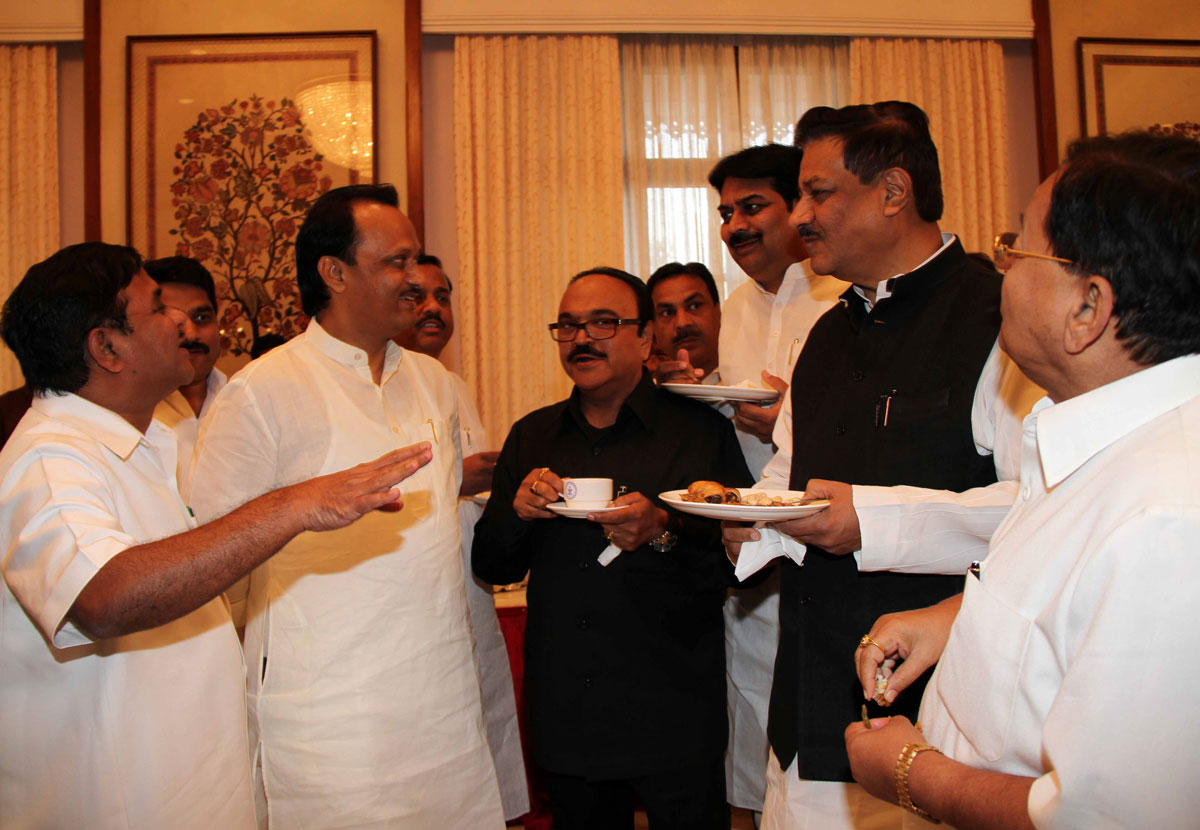 TEA PARTY BY CHIEF MINISTER PRITHVIRAJ CHAVAN DAY BEFORE BUDGET SESSION IN MUMBAI AT SAHAYADRI GUEST HOUSE.