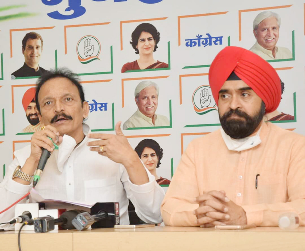 Press Conference addressed by Mumbai Congress President Bhai Jagtap and Working President Charansingh Sapra at Rajiv Gandhi Bhavan MRCC Office.