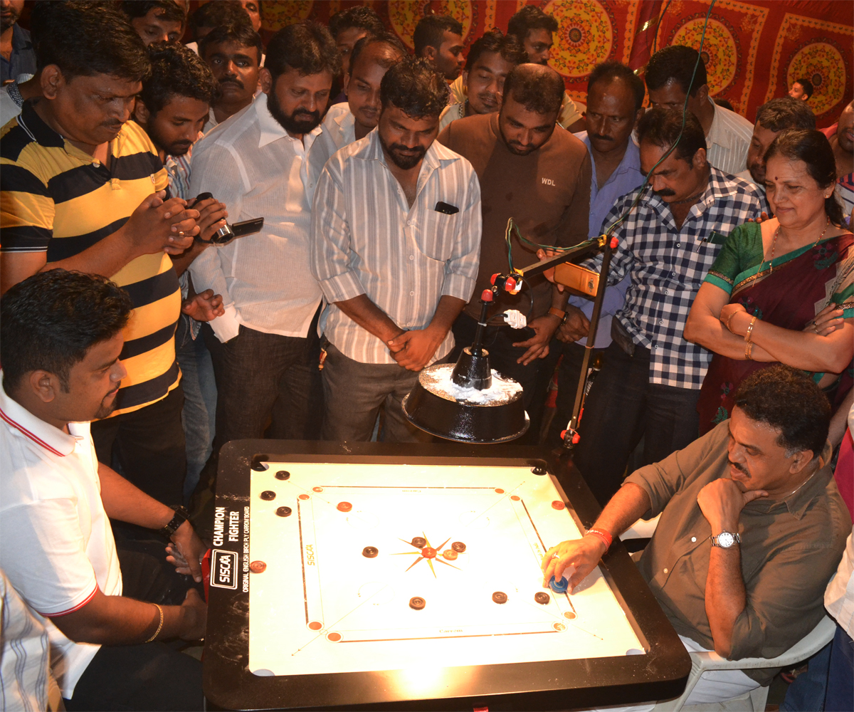 Mumbai Congress President Sanjay Nirupam inaugurate Carrom Tournament at Jogeshwari.