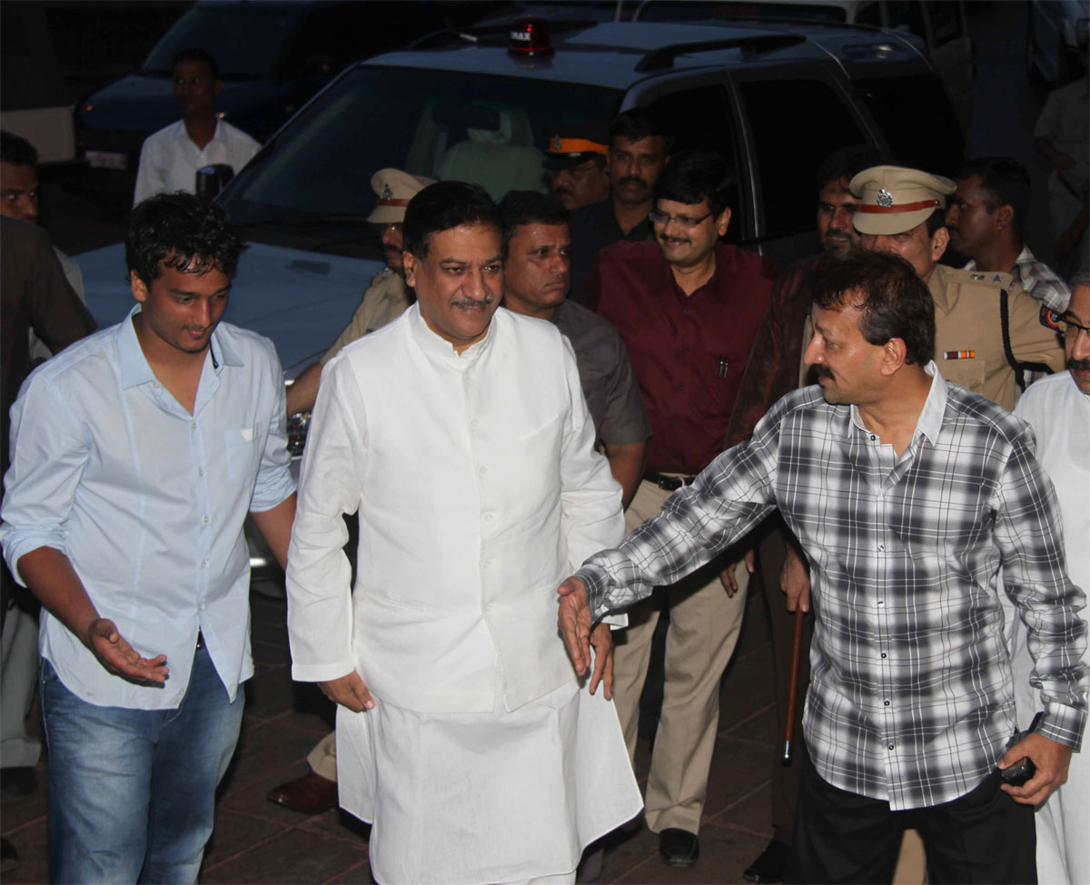 ROZA-E- IFTAR PARTY AT HOTEL TAJ LAND BANDRA .