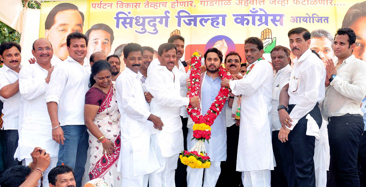 MP.DR.NILESH NARAYANRAO RANE IN CONGRESS PARTY PROTEST RALLY AT SINDHUDURGH.