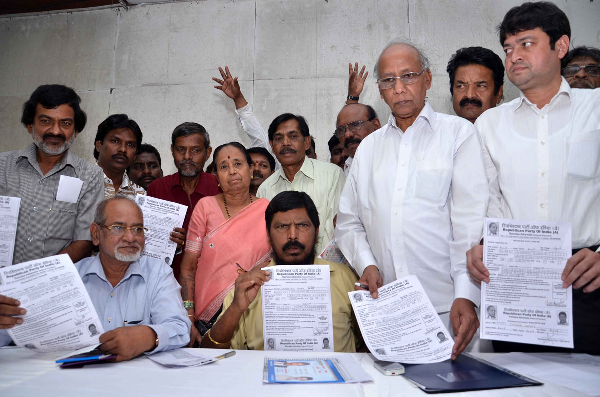 RPI PRESIDENT & EX.M.P. RAMDAS ATHAWALE IN PARTY MEMBERSHIP DRIVE AT RPI OFFICE CST.