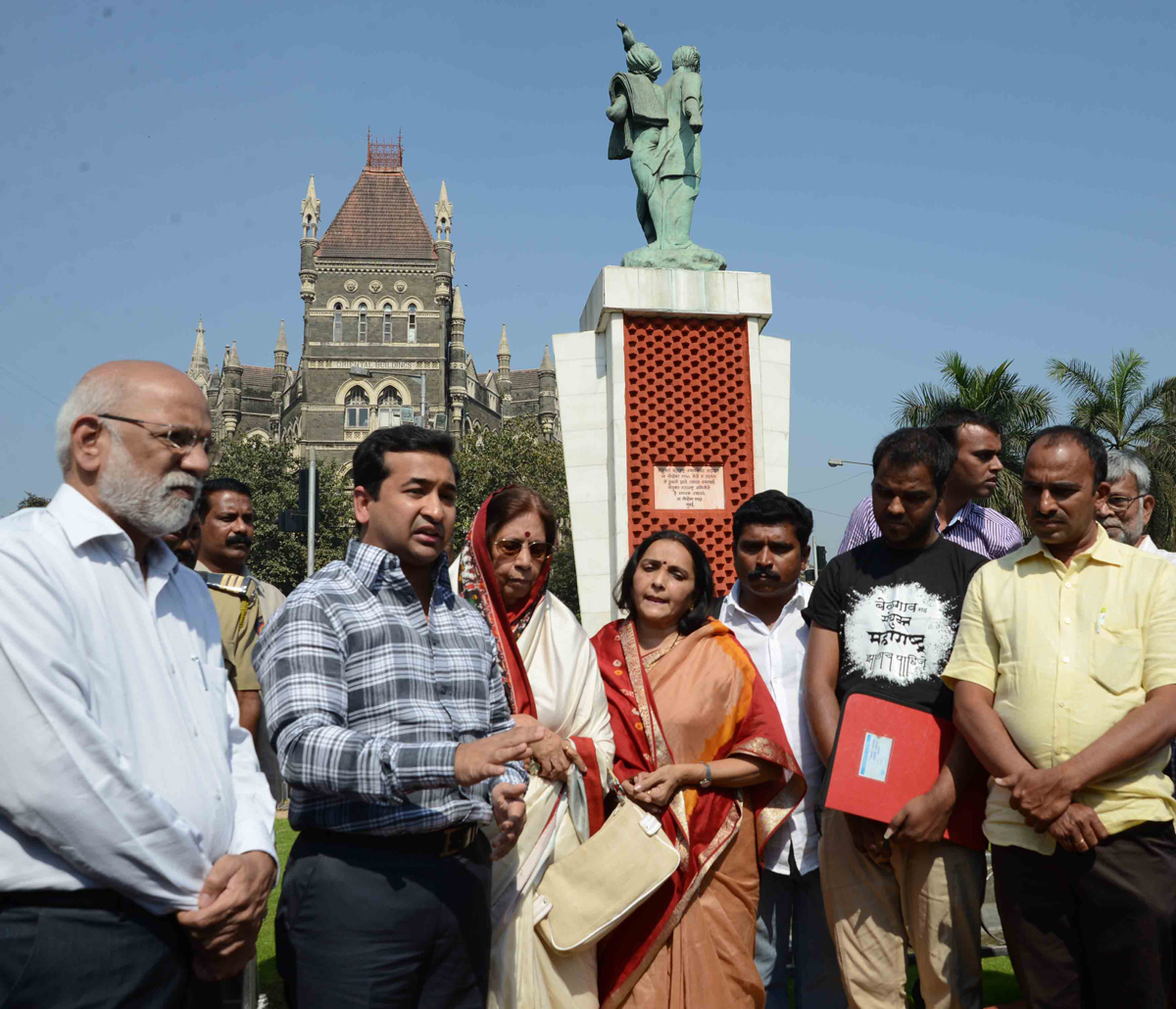 SWABHIMAAN SANGHATNA PRESIDENT NITESH NARAYANRAO RANE AT HUTATMA CHOWK.