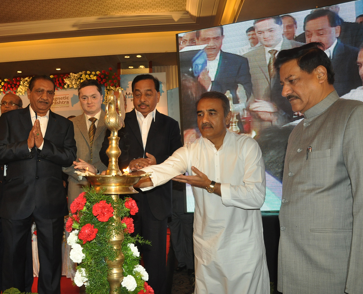 CHIEF MINISTER PRITHVIRAJ CHAVAN,UNION MINISTER PRAFUL PATEL & MINISTER NARAYAN RANE IN ADVANTAGE VIDARBHA-2013 INDUSTRIAL SEMINAR AT NAGPUR.