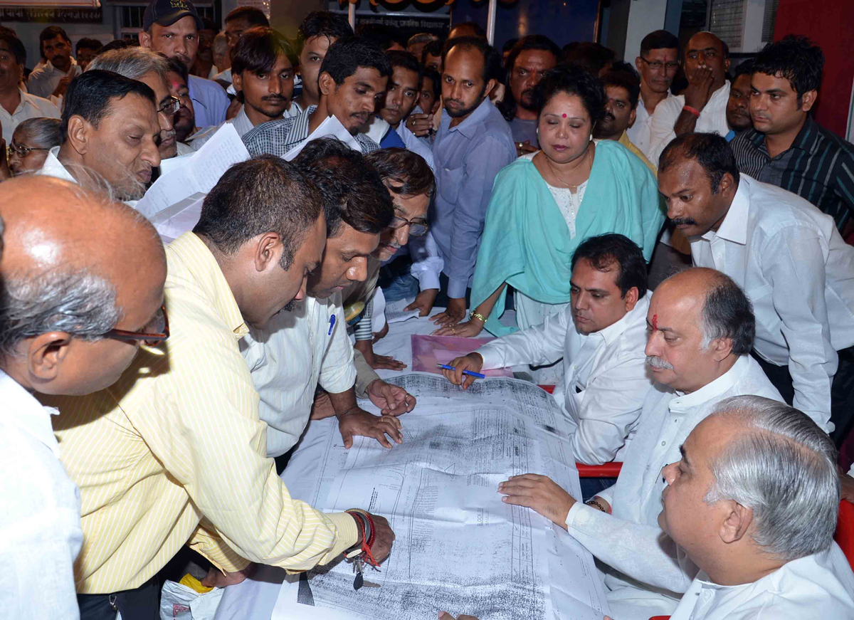 M.P.& EX UNION MINISTER GURUDAS KAMAT JANSAMPARK ABHIYAAN AT JOGESHWARI (E).